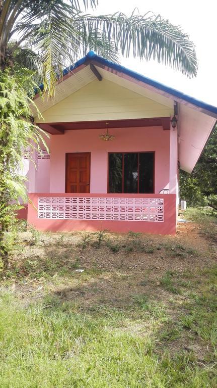 Cashew Nut Bungalows Hotel Ao Nang Екстериор снимка