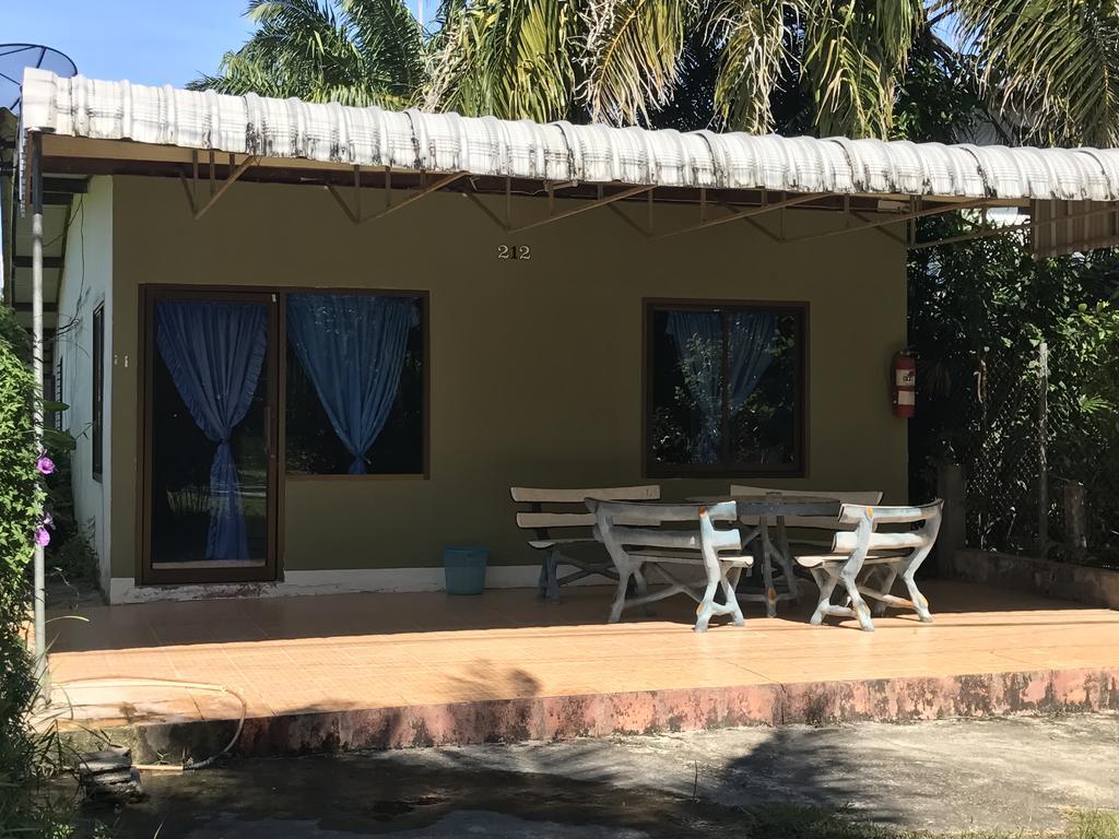 Cashew Nut Bungalows Hotel Ao Nang Екстериор снимка