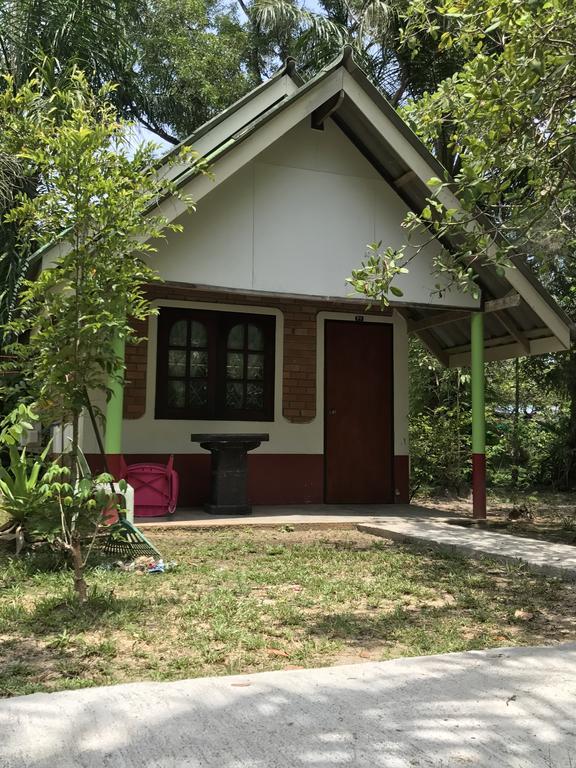 Cashew Nut Bungalows Hotel Ao Nang Екстериор снимка