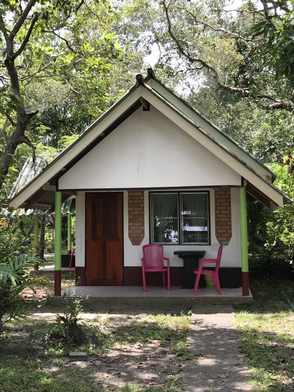 Cashew Nut Bungalows Hotel Ao Nang Екстериор снимка
