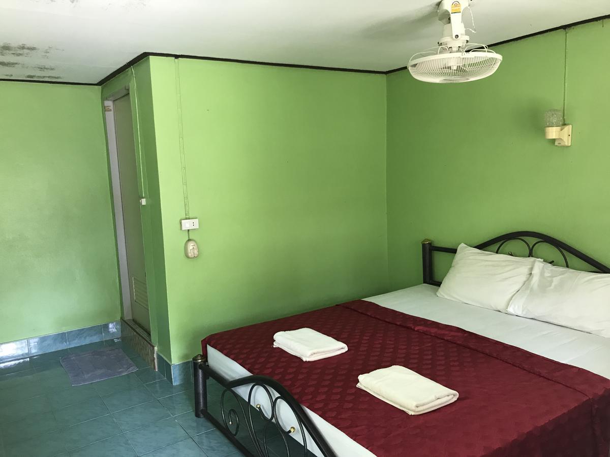 Cashew Nut Bungalows Hotel Ao Nang Екстериор снимка