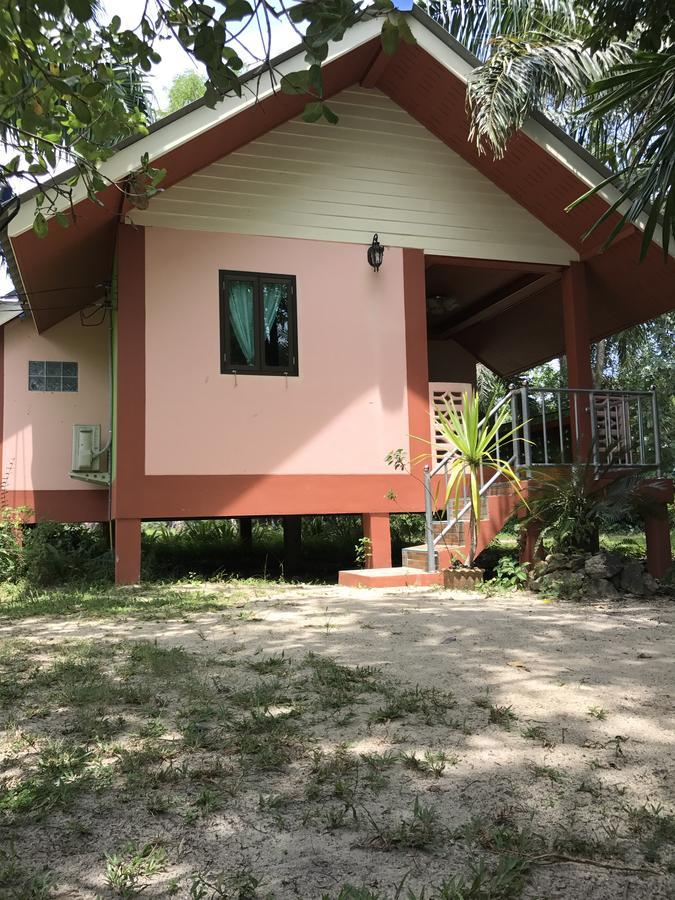 Cashew Nut Bungalows Hotel Ao Nang Екстериор снимка